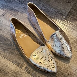 REPORT Women's Rose gold Loafers with Cutouts Size 10